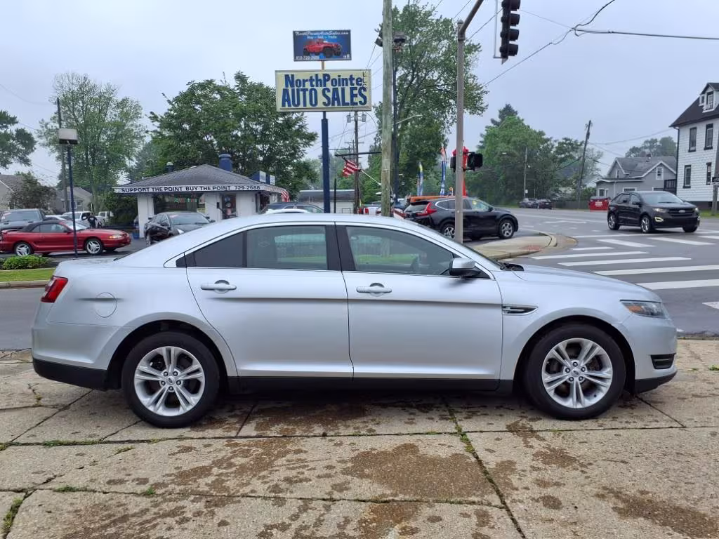 2017 Ford Taurus - 1FAHP2H88HG103213 - Image #1