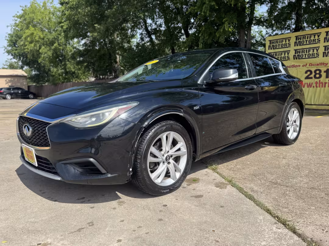 2017 Infiniti QX30 - SJKCH5CP2HA039123 - Image #3