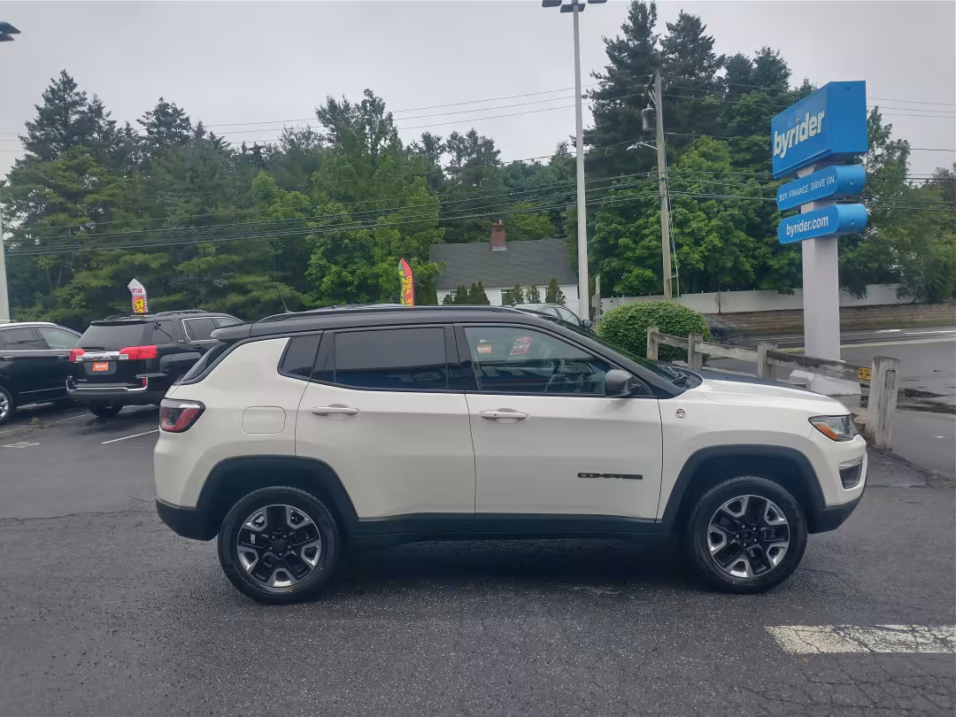 2017 Jeep Compass - 3C4NJDDB9HT597640 - Image #3