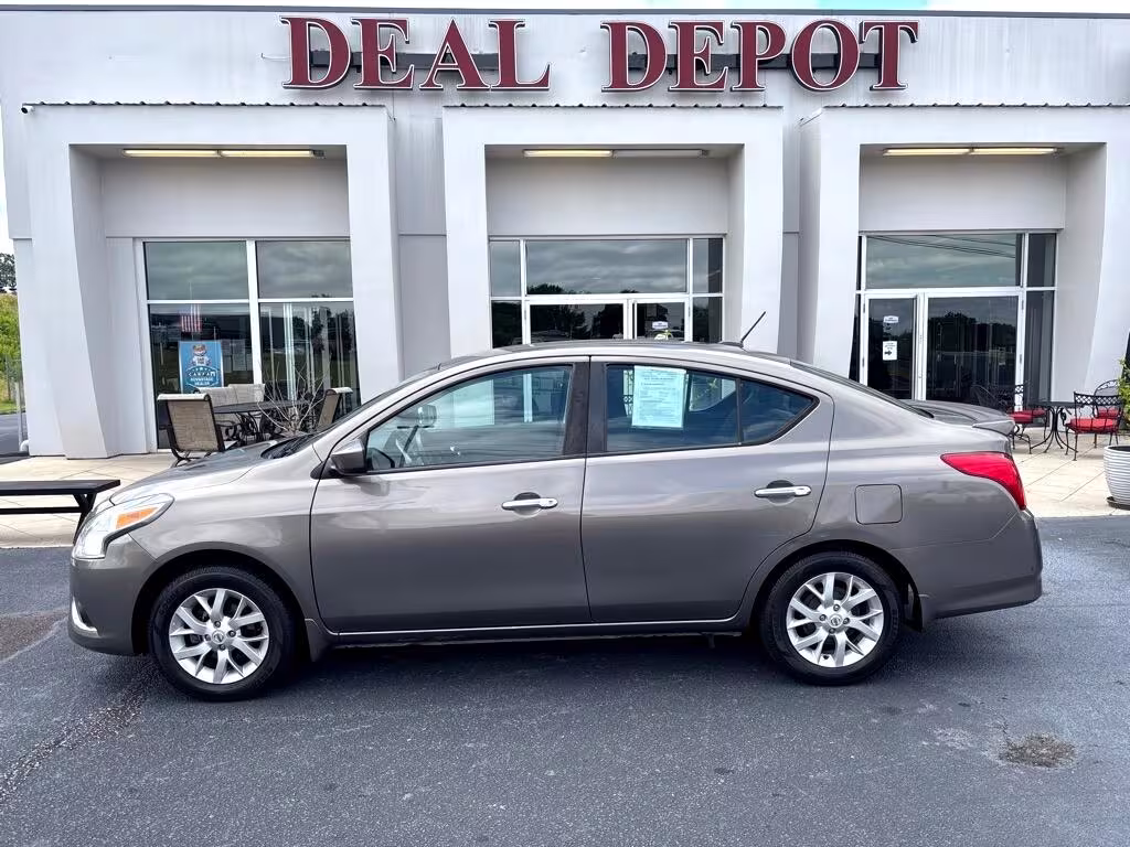 2017 Nissan Versa - 3N1CN7AP6HL810219 - Image #1
