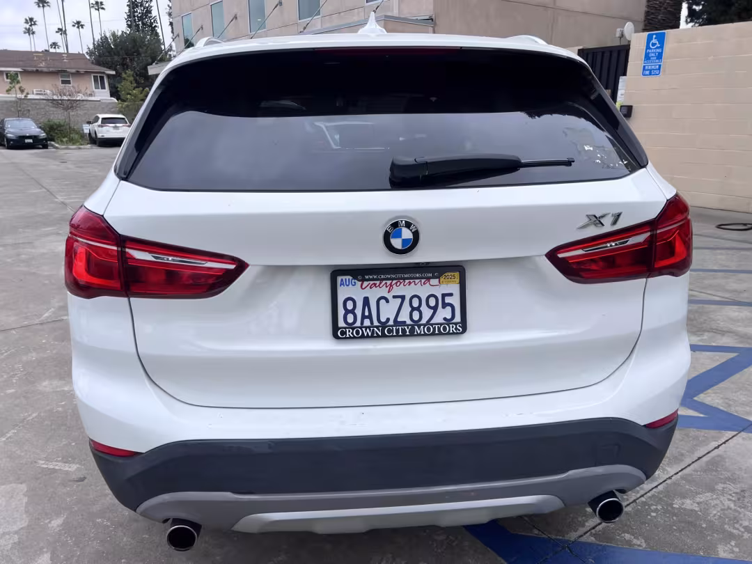 2018 BMW X1 - WBXHU7C38J5H38791 - Image #2