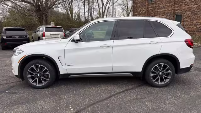 2018 BMW X5 - 5UXKR0C57JL075184 - Image #1