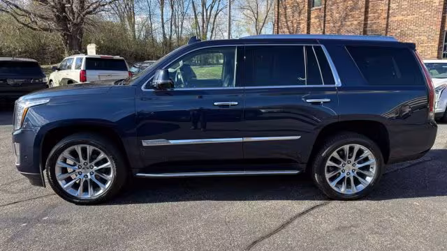 2018 Cadillac Escalade - 1GYS4BKJ8JR178387 - Image #1