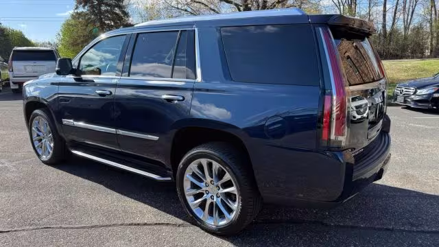 2018 Cadillac Escalade - 1GYS4BKJ8JR178387 - Image #2