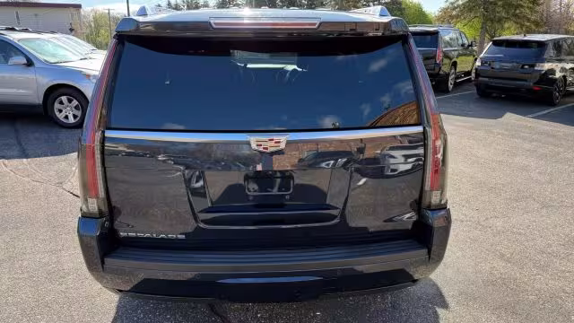 2018 Cadillac Escalade - 1GYS4BKJ8JR178387 - Image #3
