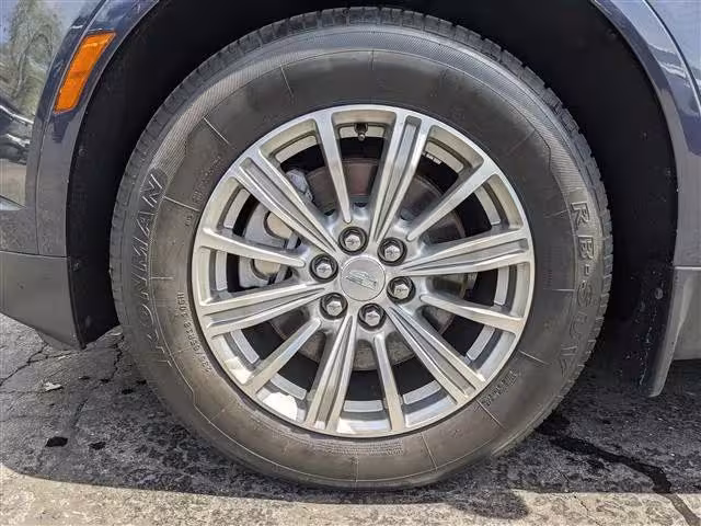 2018 Cadillac XT5 - 1GYKNDRS5JZ208890 - Image #2