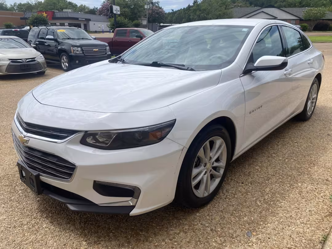2018 Chevrolet Malibu - 1G1ZD5ST3JF113528 - Image #3