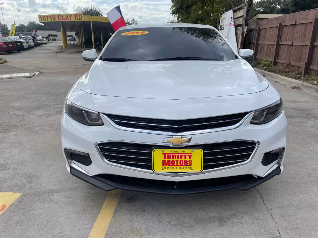 2018 Chevrolet Malibu - 1G1ZD5ST7JF141087 - Image #1