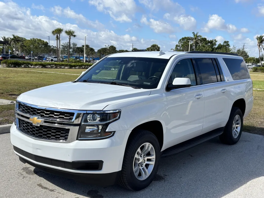 2018 Chevrolet SUBURBAN - 1GNSCHKC4JR210711 - Image #2