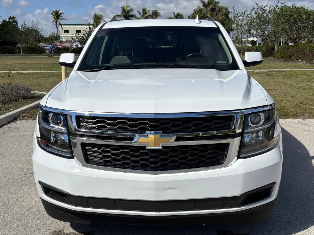 2018 Chevrolet SUBURBAN - 1GNSCHKC4JR210711 - Image #3