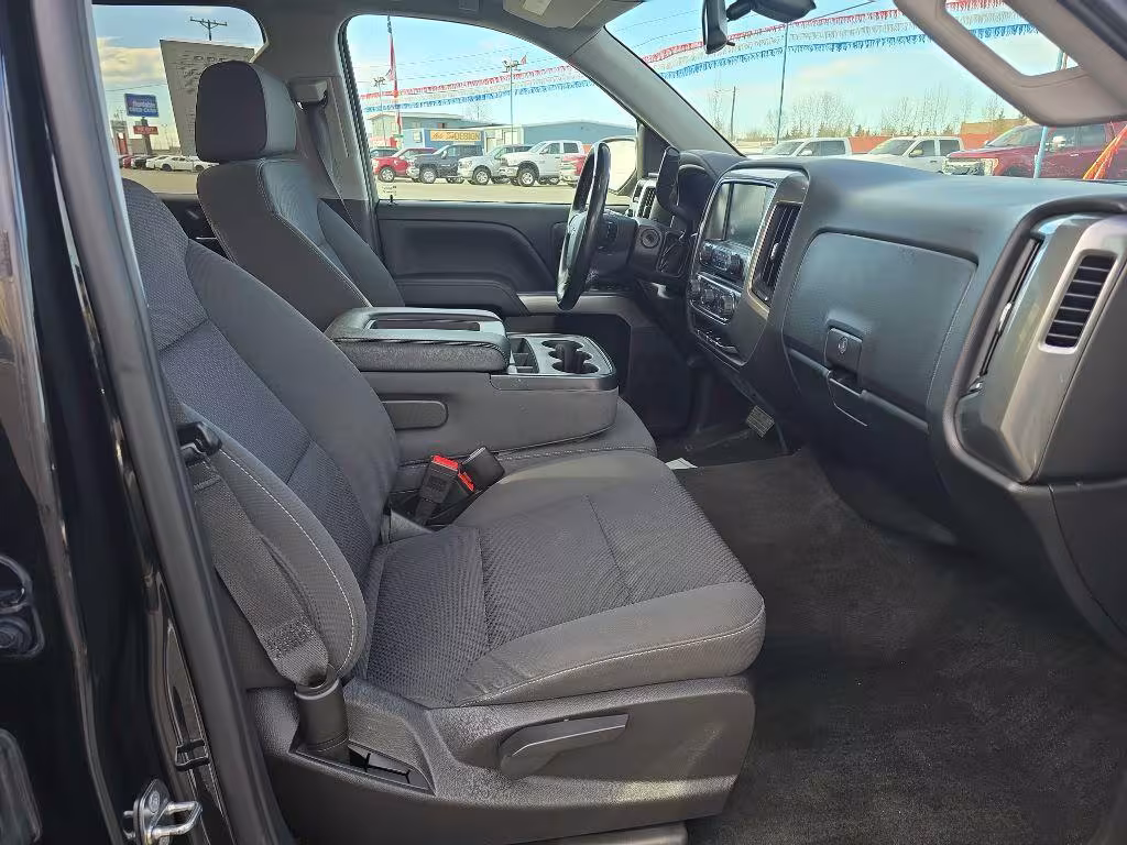 2018 Chevrolet Silverado 1500 - 3GCUKRERXJG301492 - Image #1