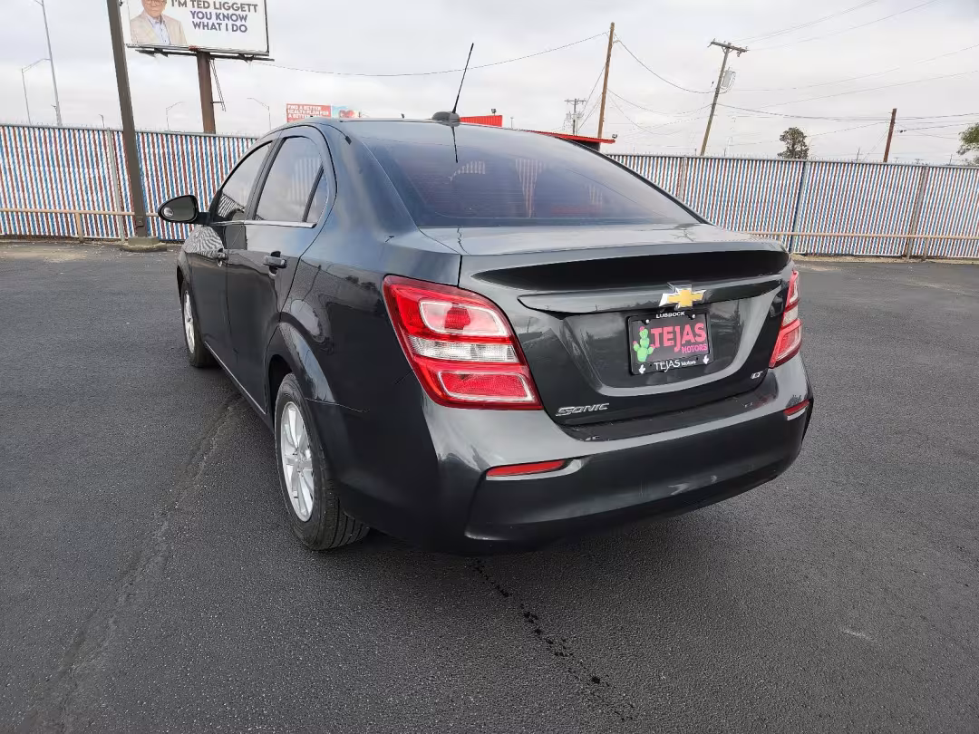 2018 Chevrolet Sonic - 1G1JD5SH7J4120499 - Image #3