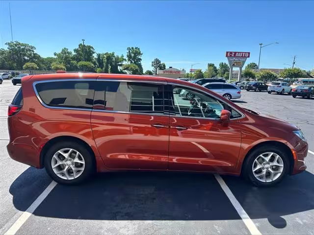 2018 Chrysler Pacifica - 2C4RC1FG6JR157225 - Image #3