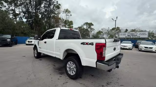 2018 Ford F-250 SD - 1FT7X2BT4JEC09288 - Image #2