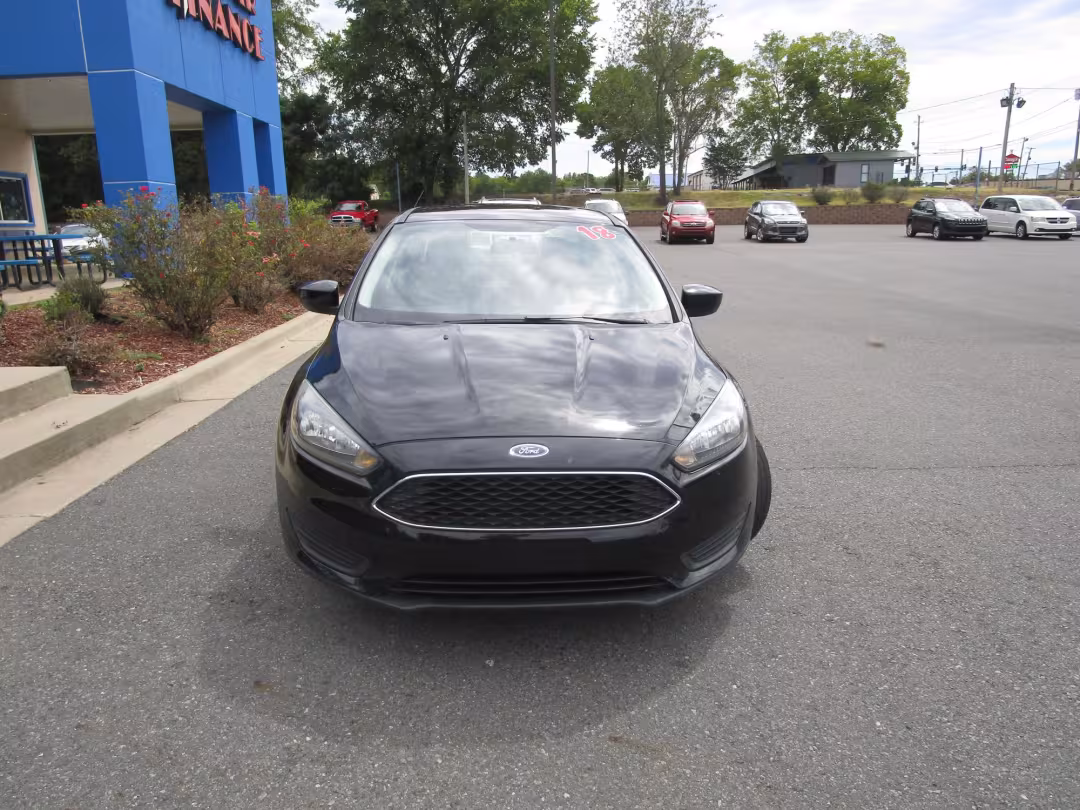 2018 Ford Focus - 1FADP3F25JL265624 - Image #1