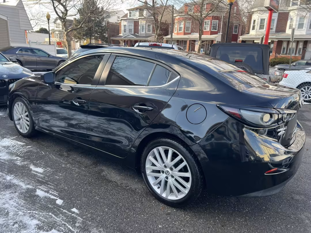 2018 Mazda MAZDA3 - 3MZBN1U75JM206238 - Image #2