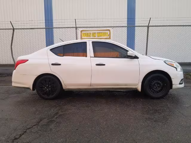 2018 Nissan Versa - 3N1CN7AP4JL800147 - Image #1