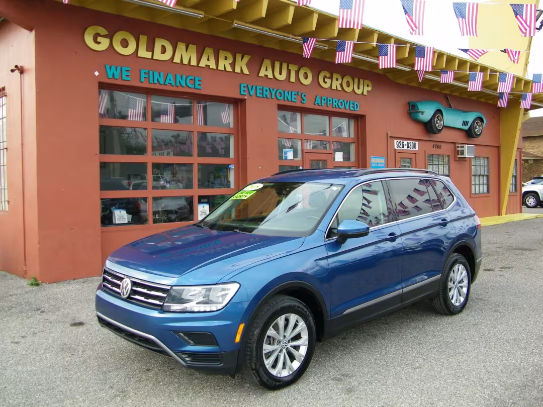 2018 Volkswagen Tiguan - 3VV3B7AX7JM210266 - Image #1
