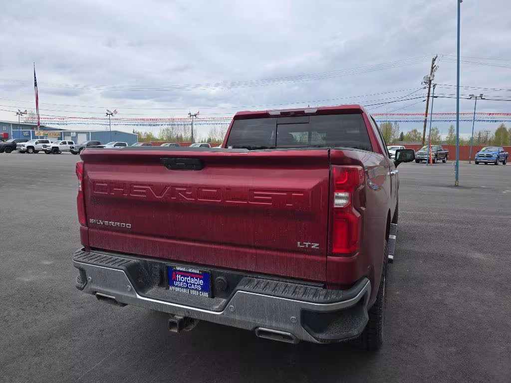 2019 Chevrolet Silverado 1500 - 1GCUYGED1KZ132018 - Image #3