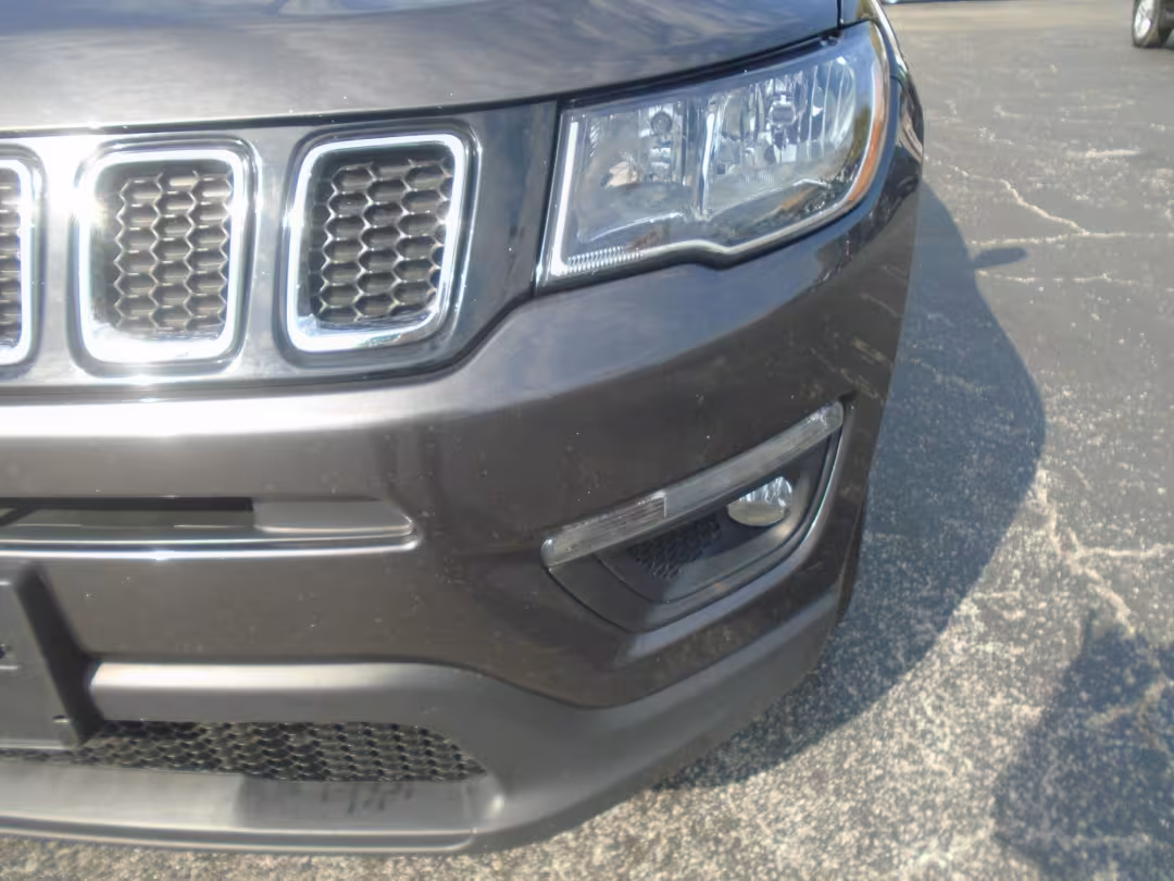 2019 Jeep Compass - 3C4NJDBBXKT678852 - Image #3