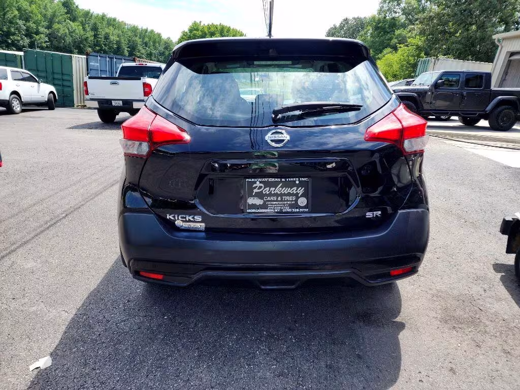 2019 Nissan Kicks - 3N1CP5CU8KL535753 - Image #3