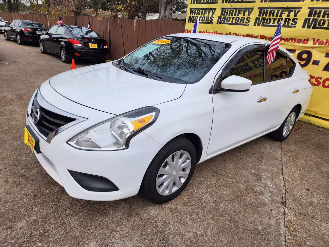 2019 Nissan Versa - 3N1CN7AP0KL881472 - Image #1