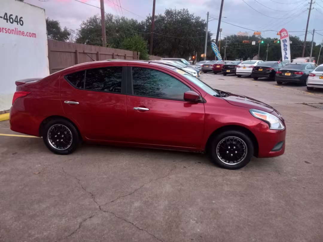 2019 Nissan Versa - 3N1CN7AP5KL847172 - Image #3