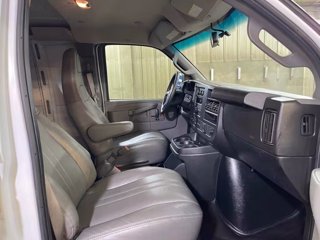 2020 Chevrolet Express - 1GCWGBFP8L1139894 - Image #3