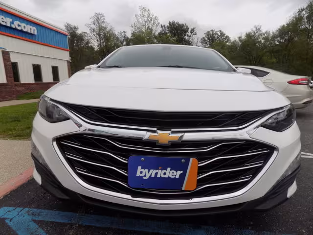2020 Chevrolet Malibu - 1G1ZD5ST9LF077671 - Image #3