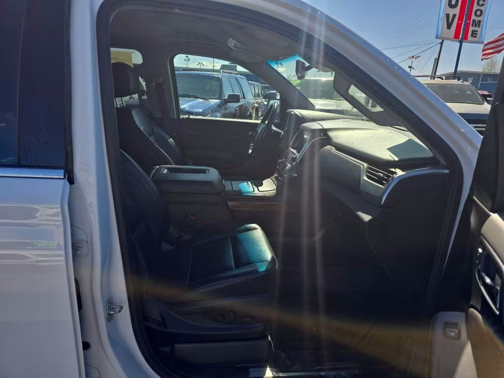 2020 Chevrolet Suburban - 1GNSKJKC4LR218563 - Image #2