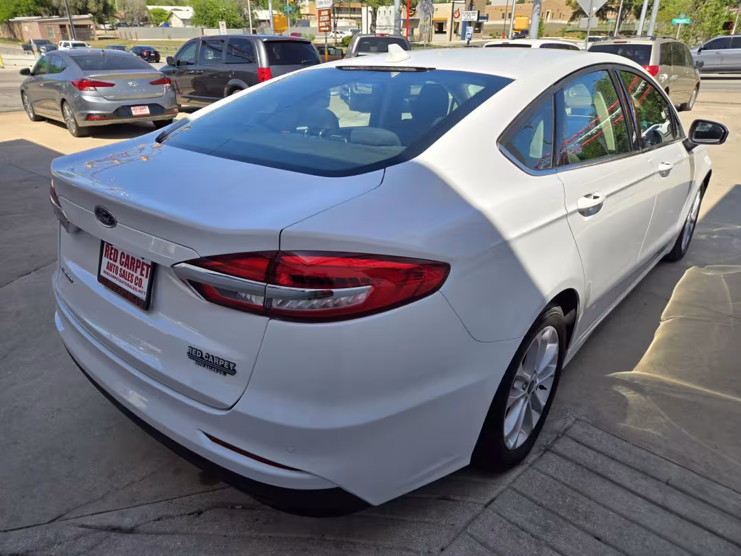 2020 Ford Fusion - 3FA6P0H7XLR131972 - Image #2