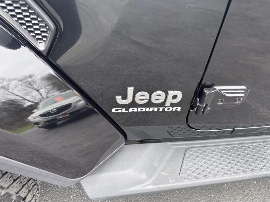 2020 Jeep Gladiator - 1C6HJTFG9LL216168 - Image #2