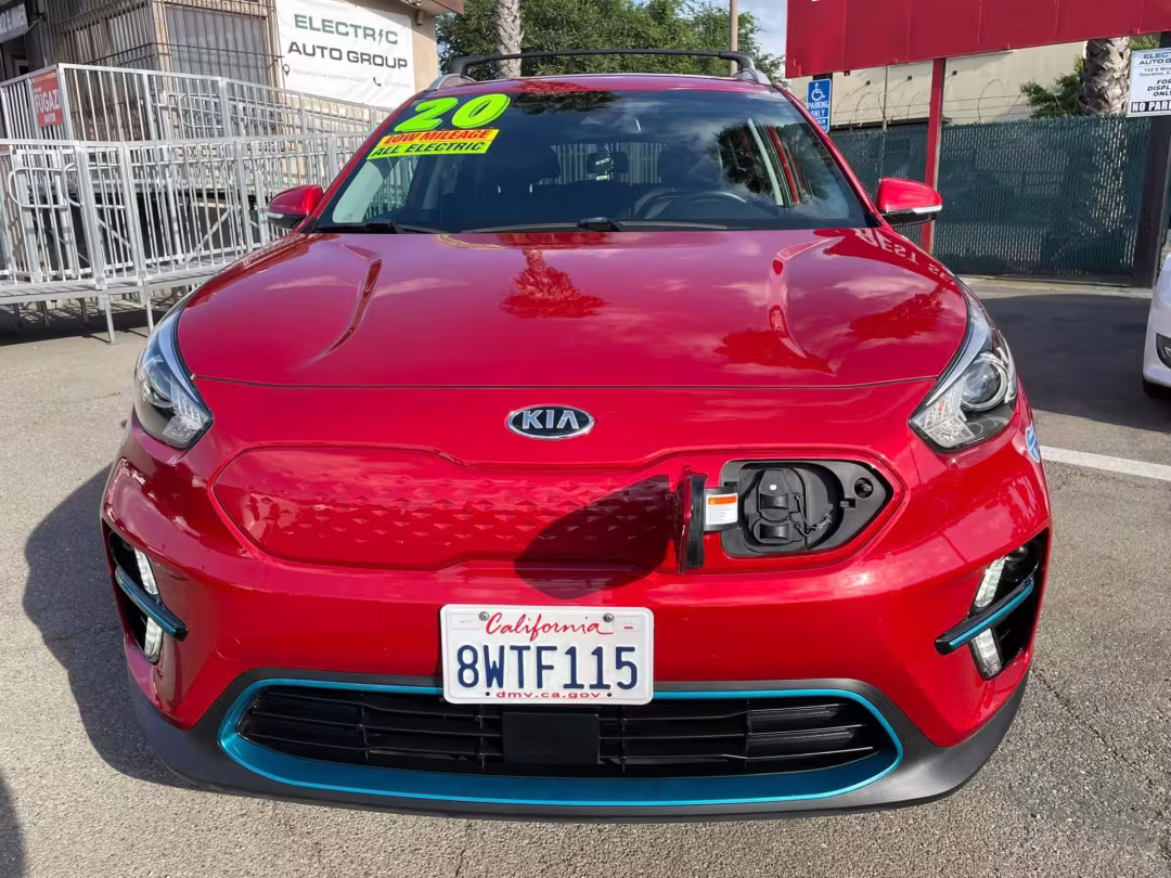 2020 Kia Niro EV - KNDCC3LG9L5064866 - Image #3