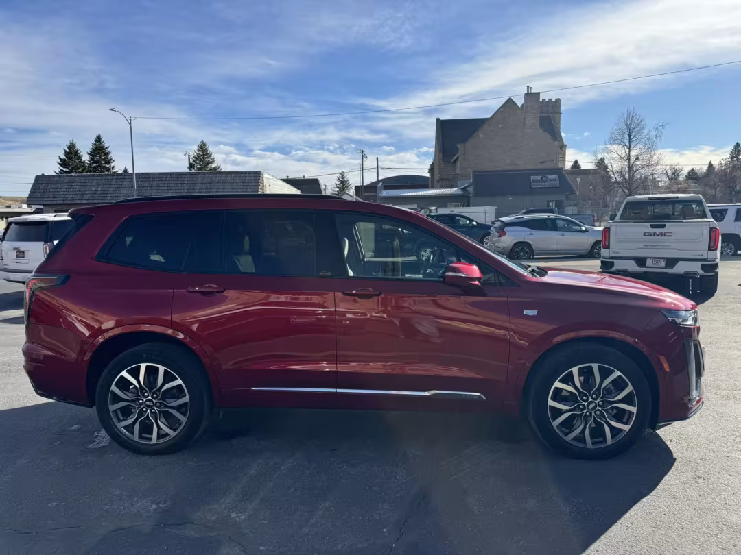 2021 Cadillac XT6 - 1GYKPGRS2MZ140645 - Image #1