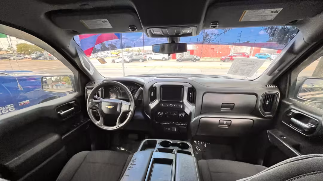 2021 Chevrolet Silverado 1500 - 3GCPWBEK9MG390780 - Image #3