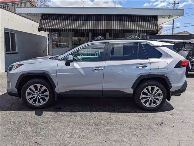 2021 Toyota RAV4 - 2T3N1RFV2MC217210 - Image #2