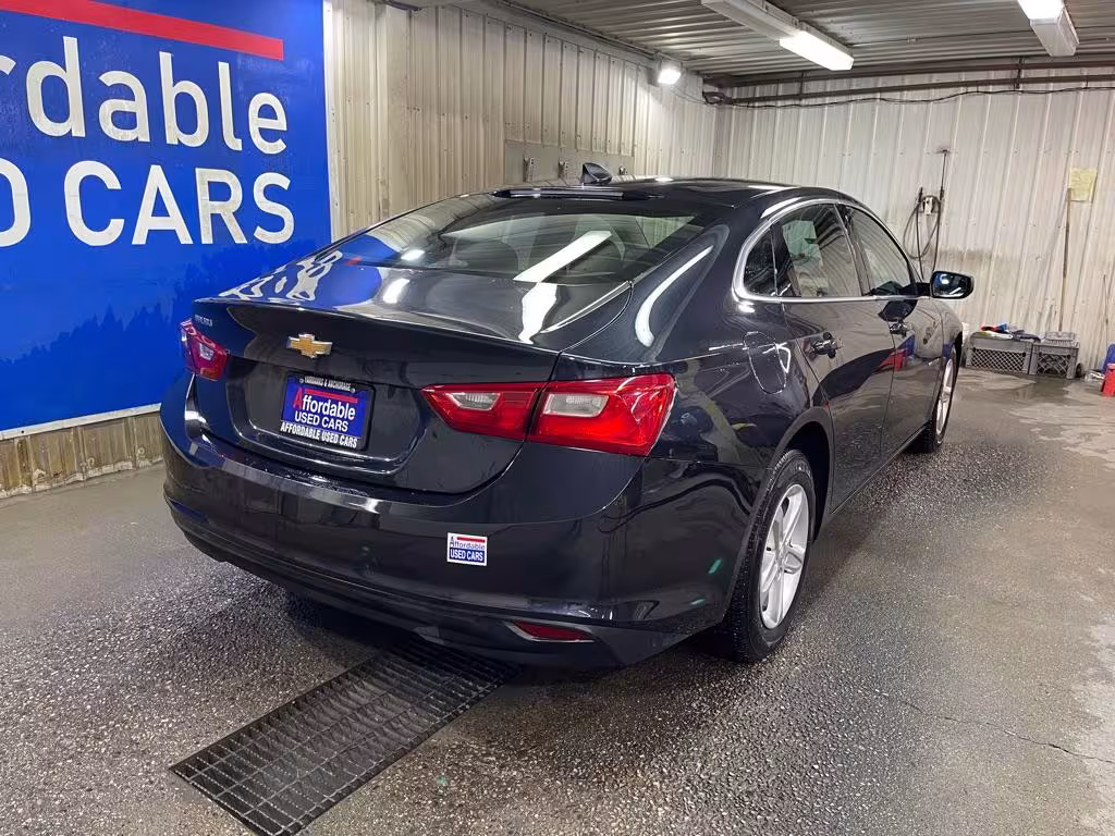 2022 Chevrolet Malibu - 1G1ZB5ST0NF121937 - Image #2