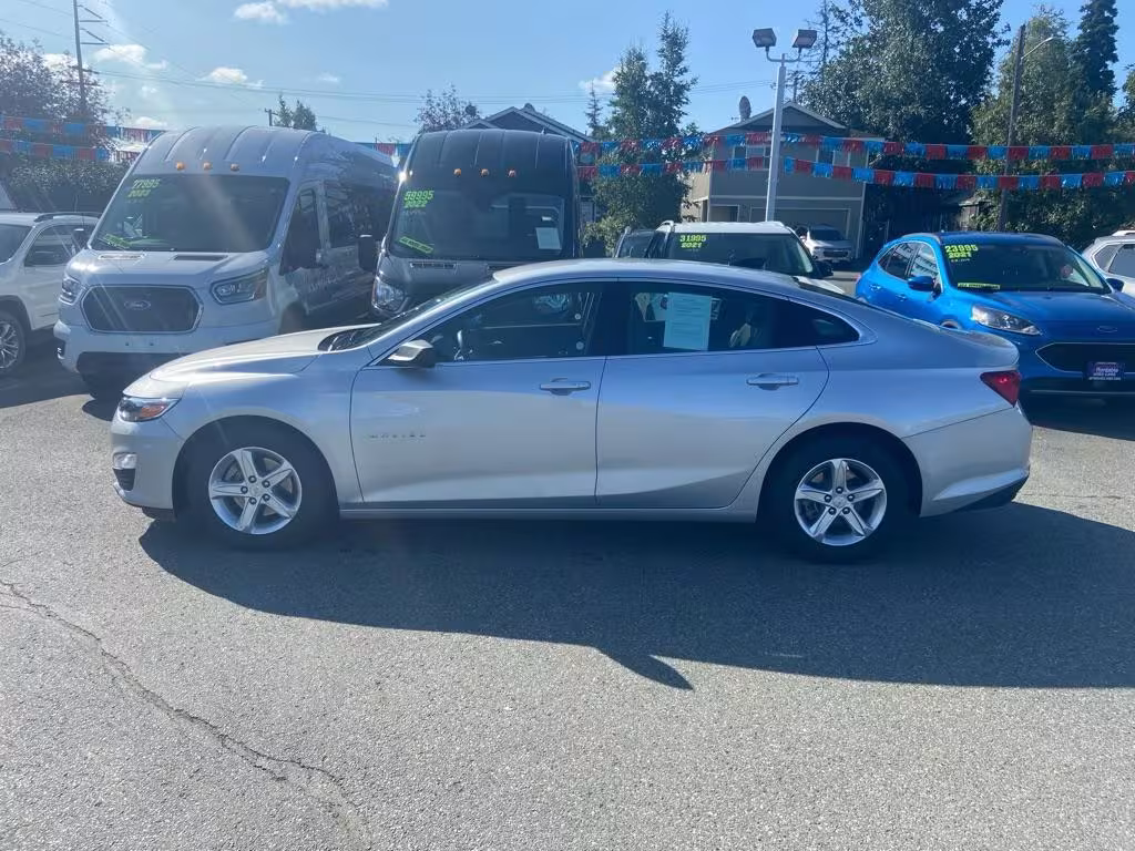 2022 Chevrolet Malibu - 1G1ZB5ST1NF147740 - Image #1