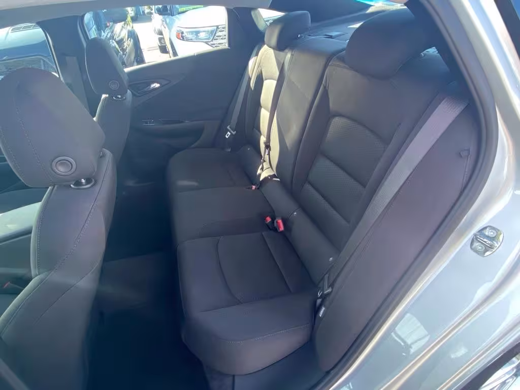 2022 Chevrolet Malibu - 1G1ZB5ST1NF147740 - Image #3
