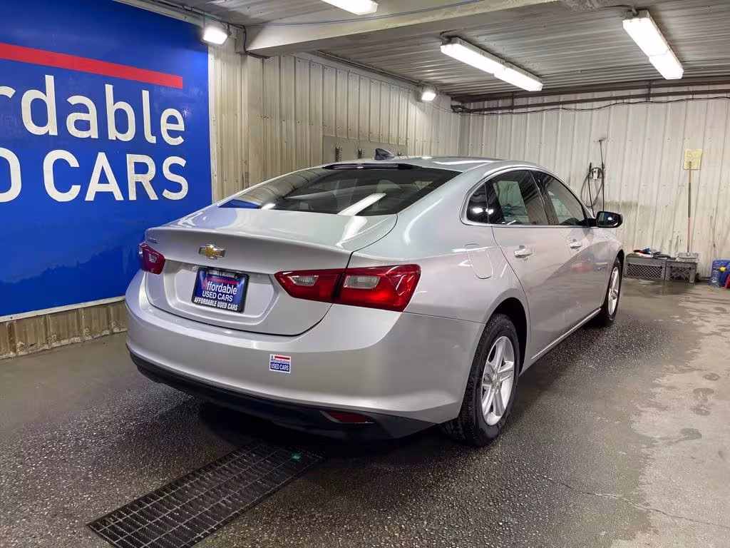 2022 Chevrolet Malibu - 1G1ZB5ST2NF124340 - Image #2
