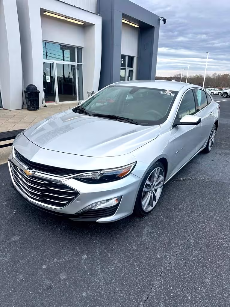 2022 Chevrolet Malibu - 1G1ZD5ST8NF148202 - Image #1