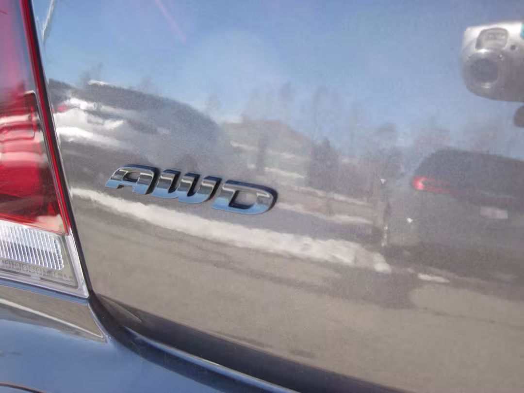 2022 Chrysler 300 - 2C3CCASGXNH134638 - Image #3