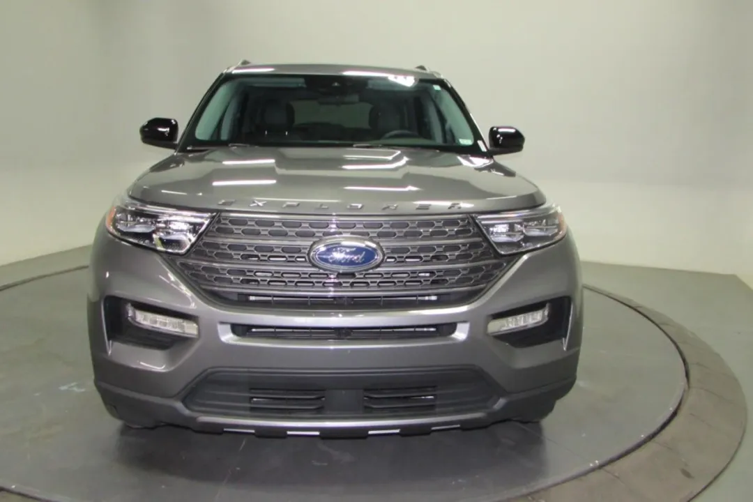 2022 Ford Explorer - 1FMSK8DHXNGB52279 - Image #1