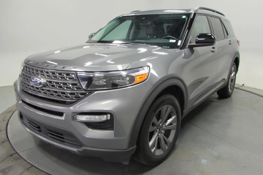 2022 Ford Explorer - 1FMSK8DHXNGB52279 - Image #2