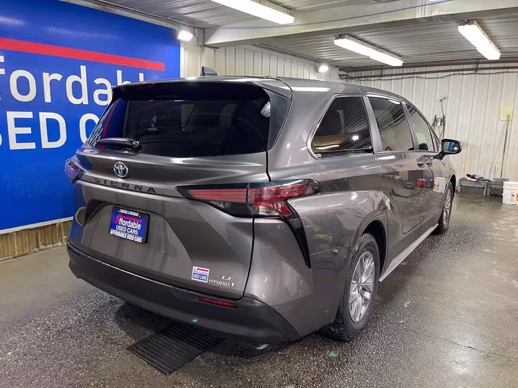 2022 Toyota Sienna - 5TDKRKECXNS115819 - Image #2