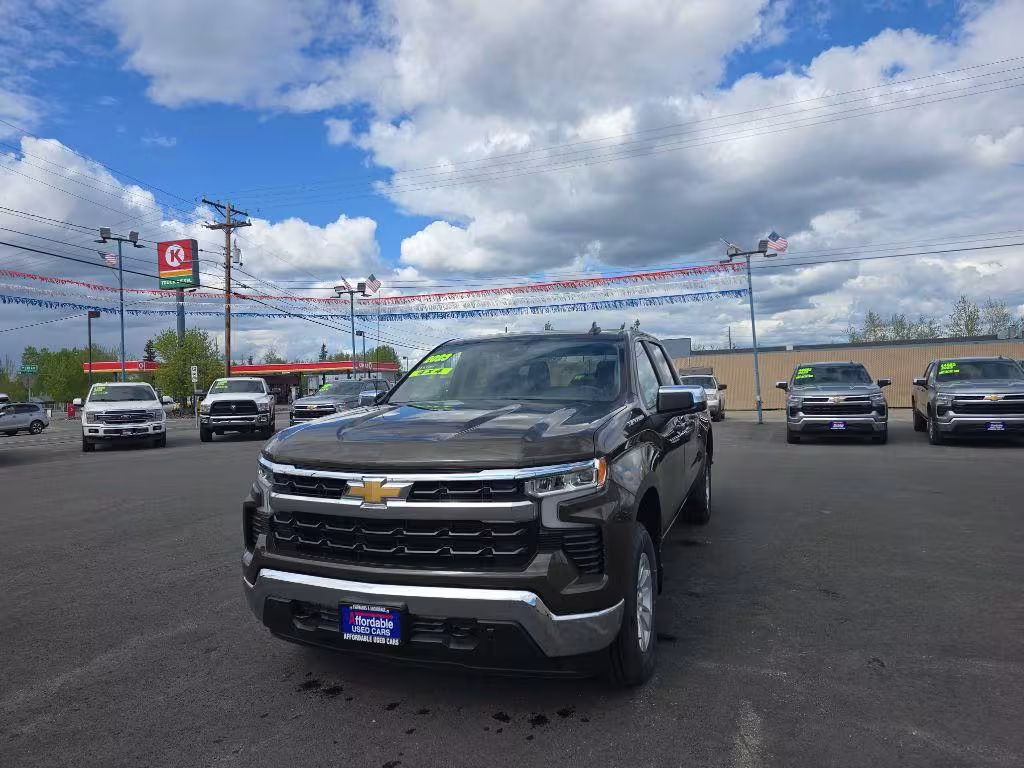 2023 Chevrolet Silverado 1500 - 1GCUDDED9PZ268396 - Image #3