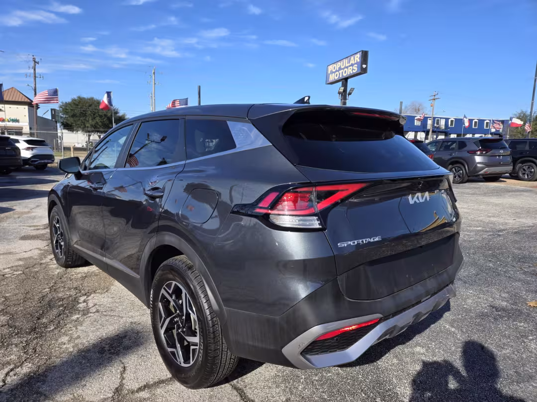2023 Kia Sportage - KNDPU3AF4P7102233 - Image #2