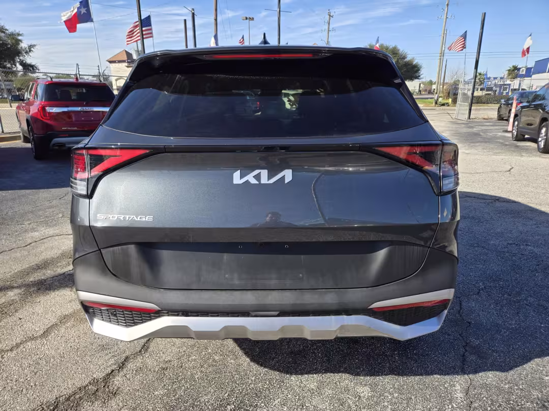 2023 Kia Sportage - KNDPU3AF4P7102233 - Image #3