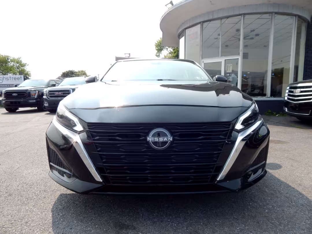 2023 Nissan Altima - 1N4BL4DV1PN319892 - Image #2