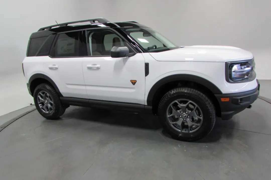 2024 Ford Bronco Sport - 3FMCR9D99RRF34185 - Image #3